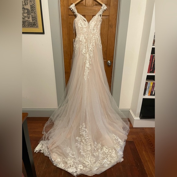 Avery Austin Trinity Wedding Dress Gown Sample Size 8 NWT - Picture 5 of 10